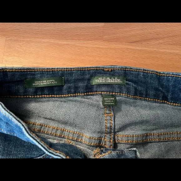 Wild Fable Women’s Blue High Rise Shorts, size 00/24R - Picture 3 of 5
